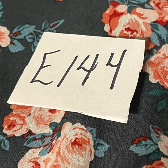 Lily White Blouse Size Large Floral Sleeveless Liner - Picture 3 of 11